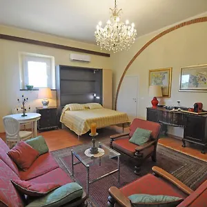https://la-stanza-del-podere-isabella.it-tuscanyhotel.com